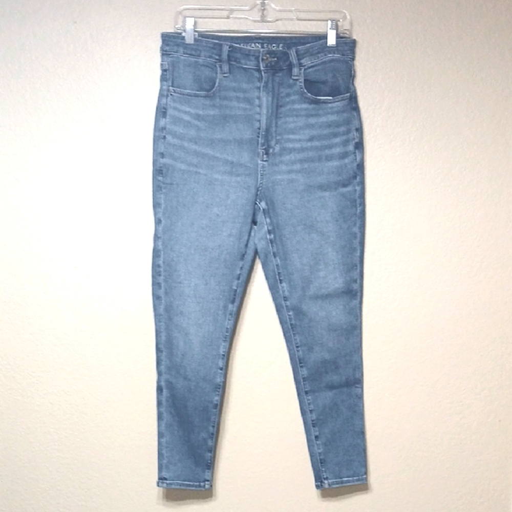 11--American Eagle Outfitters Jeans